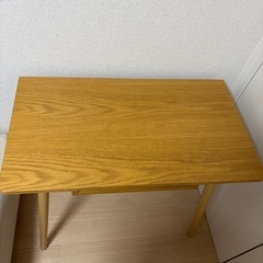 収納付き机の画像