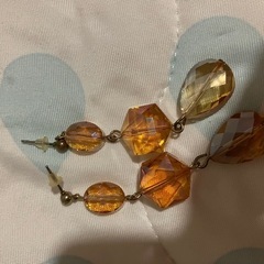 【0円】ラティス？のピアス　ブラウン系の画像