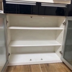 早く取りに来れる方カウンター食器棚の画像