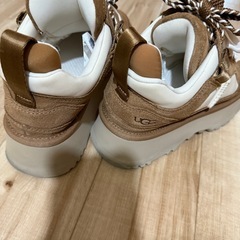 UGG/ アストロメル/厚底スニーカーの画像