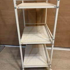 三段ラックの画像
