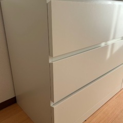 洋服チェストの画像