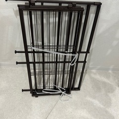 乾燥機、電球、ハンガーラックの画像