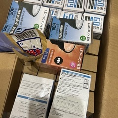乾燥機、電球、ハンガーラックの画像