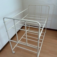 布団収納ラックの画像