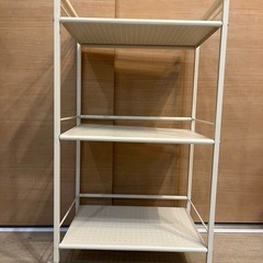 三段ラックの画像
