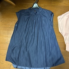 夏のトップスの画像