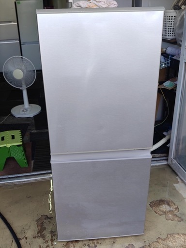 北九州市内配送無料　保証付き AQR-13H-S 冷蔵庫 ブラッシュシルバー [126L /2ドア /右開きタイプ]