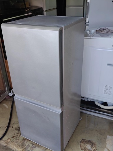 北九州市内配送無料　保証付き AQR-13H-S 冷蔵庫 ブラッシュシルバー [126L /2ドア /右開きタイプ]