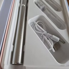 【新品】電動防水の歯ブラシ USB充電 防水 振動 シルバー 替芯あり 人気の画像