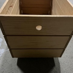 ローラー付 木箱 収納の画像