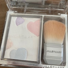 ジルスチュアート　アイシャドウパレット　ハイライト　リップグロスの画像