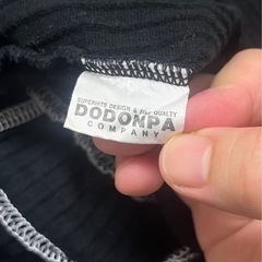 DODONPA 黒 クロップドTシャツ　ヘソ出しデザイン　細身　伸縮性の画像