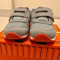 発送可☆武蔵小杉☆新品未使用☆キッズシューズ New Balance 14.5cm 373 グレーの画像
