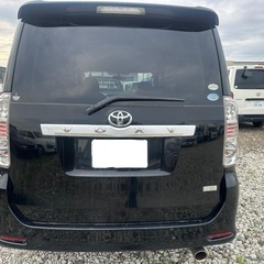 トヨタ　ヴォクシー 4WDの画像