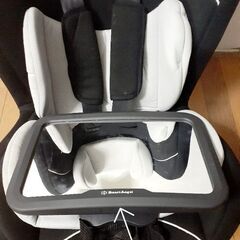 新生児から4歳までのチャイルドシートの画像