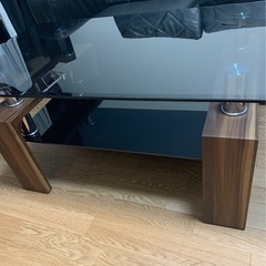 ガラスのテーブルの画像