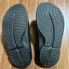 ウーフォス ウーアー 24cm リカバリーサンダル 黒の画像