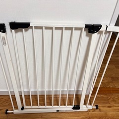 突っ張り式ベビーゲートの画像