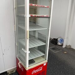 コカ・コーラ　冷蔵庫　ジュース　販売機の画像