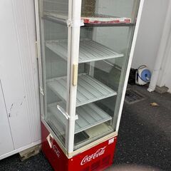 コカ・コーラ　冷蔵庫　ジュース　販売機の画像