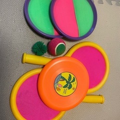 フラフープ、フリスビー、ボールキャッチゲームの画像
