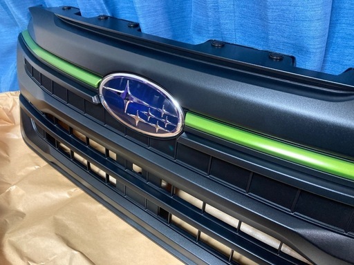 新型 スバル SLフォレスター スポーツ 純正フロントグリル 納車前外し 値下げ】スバル 新型フォレスター X-BREAK純正フロントグリル
