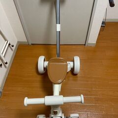 子供用三輪車の画像