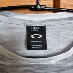 OAKLEYメンズTシャツLサイズの画像