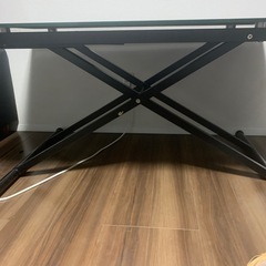 食卓テーブルの画像