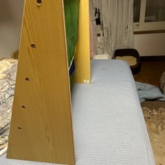 本の収納ラックの画像