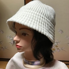 GU オフホワイト　帽子の画像
