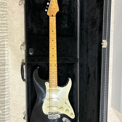 Fender Squier Stratocaster エレキギター + ハードケース の画像