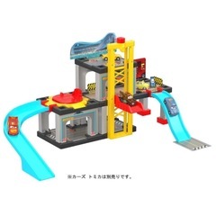 トミカ ディズニー カーズ アクションコース 組みかえ! レーシングピットの画像