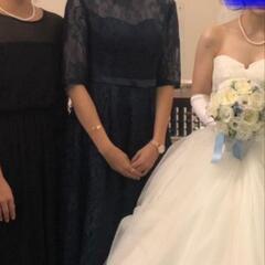 総レースのパーティドレスの画像