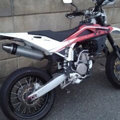 【売】Husqvarna ハスクバーナー SM250R モタード2010モデル インジェクション車の画像