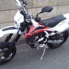 【売】Husqvarna ハスクバーナー SM250R モタード2010モデル インジェクション車の画像