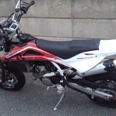 【売】Husqvarna ハスクバーナー SM250R モタード2010モデル インジェクション車の画像