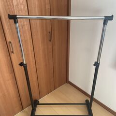 ハンガーラックの画像
