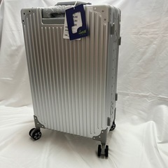 【新品箱入り】キャリーケース　シルバーの画像