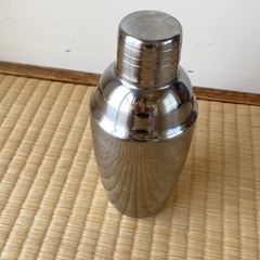 ステンレスシェーカーとメジャーカップ の画像