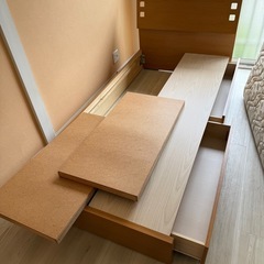 シングルベッド 高級マットレス付きの画像