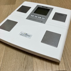 体重計（タニタ）の画像
