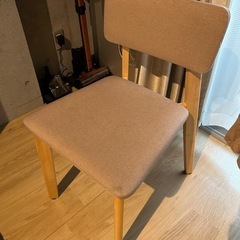 ダイニングテーブルの画像