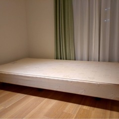 シングルベッド（シモンズ製） の画像