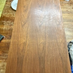 テーブル幅約90cm、奥行約50cm、高さ約60cmの画像