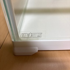 爬虫類用飼育ケースの画像