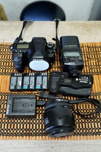 シャッター数4511【美品・手渡し】PENTAX K-3 II バッテリーグリップ＆高倍率ズームレンズセット　バッテリー3個付き　元箱あり