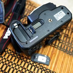 【美品・手渡し】PENTAX K-3 II バッテリーグリップ＆高倍率ズームレンズセット　バッテリー3個付き　元箱ありの画像
