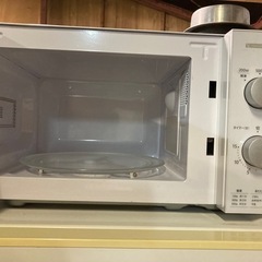 お話し中　ヤマダ　電子レンジ YMW-M17JW6 2022年製　保証付きの画像
